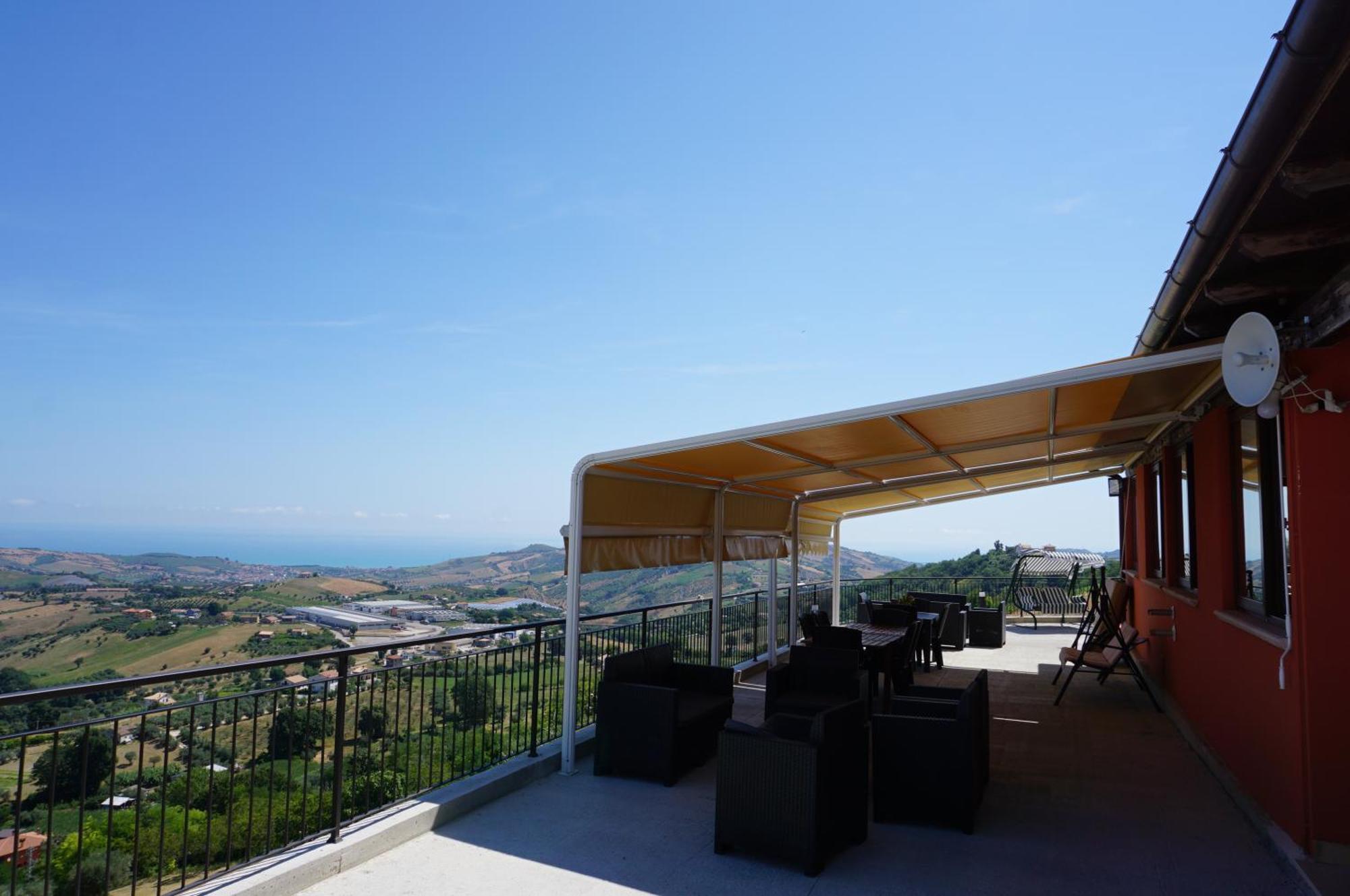 La Terrazza Motta Bed and Breakfast Atri Eksteriør billede
