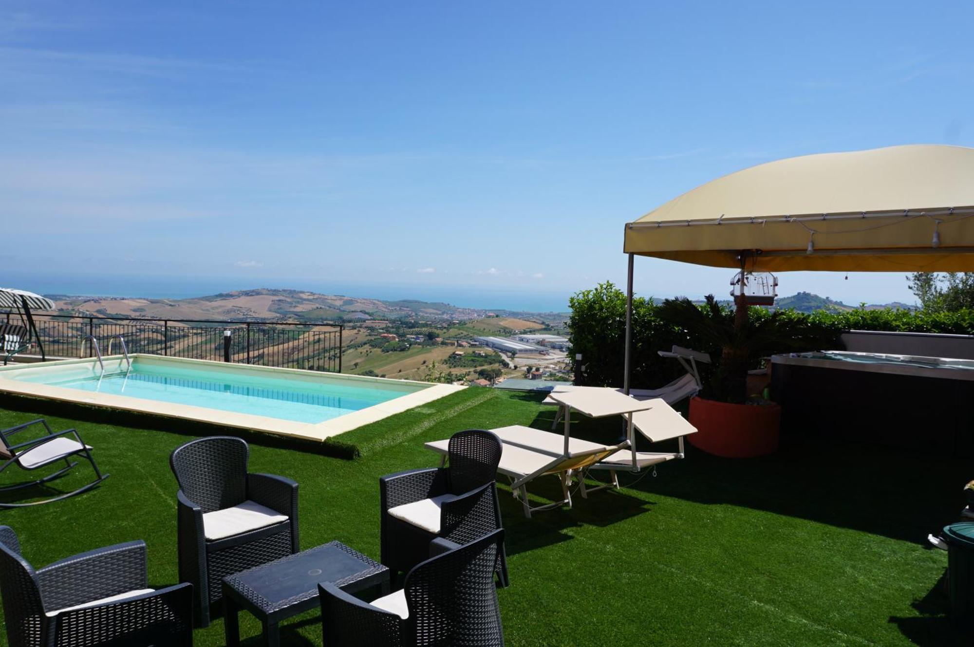 La Terrazza Motta Bed and Breakfast Atri Eksteriør billede